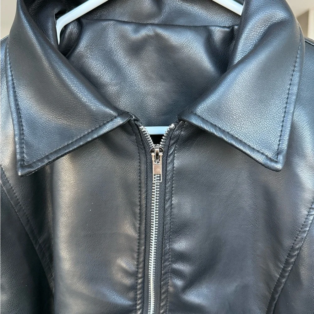 Black leather jacket - Picture 6 of 7
